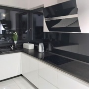 Okap kominowy czarny