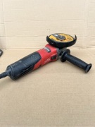 Szlifierka z regulacją obrotów Milwaukee AGV 15-125XE 1550W mocna