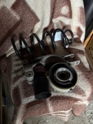 MOCOWANIE AMORTYZATORA PRAWY PRZÓD AUDI A4 B9 8W0413038