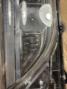 Toyota Yaris Cross 2024r kierunkowskaz prawy. Halogen led DRL