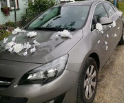 wystrój samochodu do ślubu