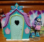 Domek Enchantimals z lalką i mebelkami