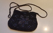 Torebka damska z koralików i aksamitu. Czarna. Sylwester, bal, karnawał.