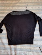 Piękny sweterek z dekoltem carmen ORSAY