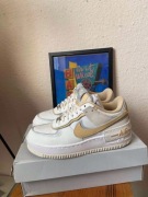 Uzywane damskie buty nike air shadow morelowe stan 9,4/10 roz 36,5