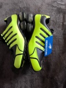Buty sportowe w rozmiarze 39