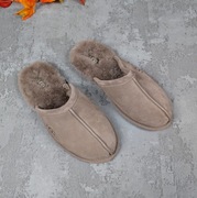 Nowe pantofle skórzane kapcie UGG 41