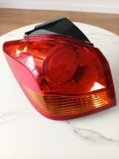 MITSUBISHI ASX 10-12R LAMPA LEWY TYŁ LEWA TYLNA A046040 / P9372 Stan bdb
