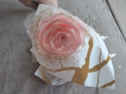 Wieczna róża ze wstążki satynowej 