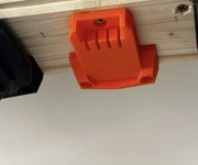 Adapter / uchwyt ścienny do narzędzi i baterii Parkside X20V