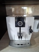 Ekspres Jura Impressa J5 biały
