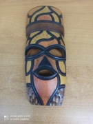 Ręcznie rzeźbiona maska drewniana – unikatowa dekoracja etniczna