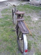 Stary polski rower na chodzie siadac i 