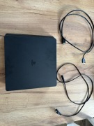 PlayStation 4 PS4 Slim 1TB + 2 pady + stacja dokująca/chłodząca + HDMI