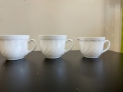 Dwie filiżanki arcopal + dzbanek na mleko arcopal