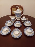 Porcelana zdobiona wzorem, złożona z 14 elementów firmy Bavaria Schumann