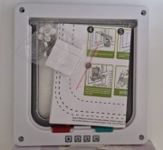 Drzwiczki dla Kota Klapka 4 Funkcje Rozmiar S Białe