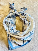 Apaszka chustka w modnym stylu