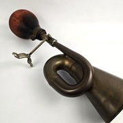 Klakson do zabytkowych aut sygnowany Francja pierwsza połowa XXw