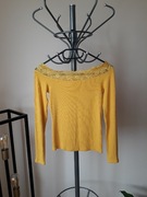 Żółta bluzka opuszczana na ramiona z koronką prążkowana Amisu rozmiar XS/S