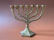 Mosiężna Menora – Siedmioramienny świecznik żydowski