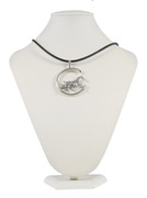 Naszyjnik na czarnym rzemieniu, wisior srebrny klacz ze źrebakiem