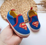 Niechodki niemowlęce 19 Supermen Marvel niebieskie slipon trampki kapcie 