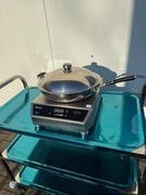 Wok indukcyjny kuchenka z patelnią HENDI 239766 3500W 