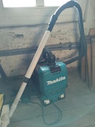 Odkurzacz plecakowy Makita 