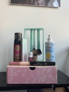 Garść kosmetyków i akcesoriów - użyte do połowy albo tylko raz