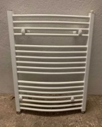 Grzejnik z głowicą termostatyczną | TRINNITY