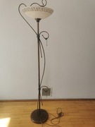 Dwie lampy wolnostojące z motywem greckim