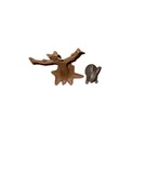 Zabawkowa figurka zająca przy drzewie