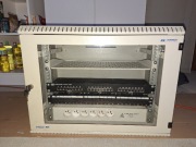 Szafa rack 19" 9U schrack wisząca z wyposażeniem