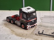 Herpa Mercedes Arocs ciągnik 6x4 Mammoet