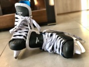Łyżwy męskie rozmiar 39, w idealnym stanie.