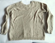 Beżowy sweter z ażurem M oversize