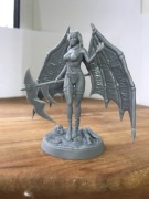 3D drukowana figurka demonicy/succubusa 75mm od skrzydeł do ziemi