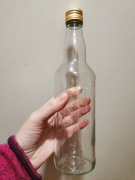 Pusta butelka po wódce z zakrętką 500ml