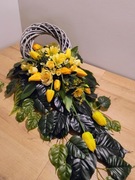 Stroik na grób lub do domu kompozycja wiosenna . ST41