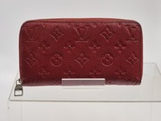 Duży damski portfel z logo