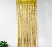 Złota wstążka deszczowa na ściankę 18stki