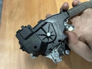 Zamek klapy tył tylnej Mercedes W212 W207 W204 sedan / coupe