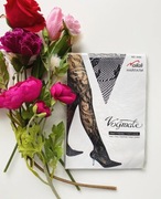 Czarne rajstopy kabaretki w siateczkę