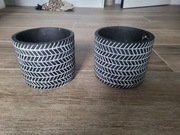 Nowe czarno - białe osłonki na doniczki