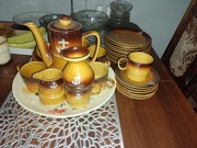 Serwis kawowy 14 elementowy+ 3 talerzy na przekąski i talerz ozdobny