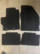 Nowe oryginalne dywaniki welurowe Toyota Yaris 2023 r