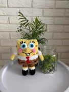 Maskotka SpongeBob Kanciastoporty- na szydełku 