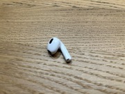AirPods 3 prawa słuchawka