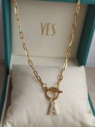 Naszyjnik z literką A cyrkonie łańcuch chain 